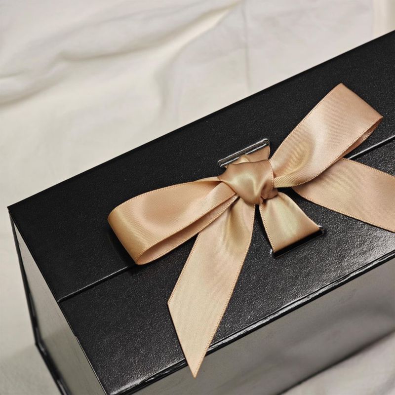 Caja de regalo Tekhoho negra 33 × 27 × 13 cm con cinta