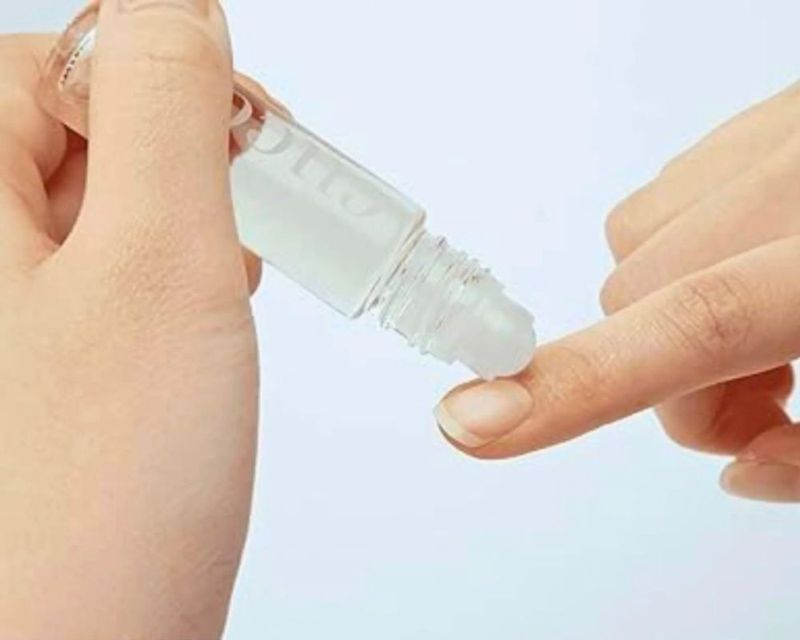 Aceite para cutículas Cuccio 10 ml Leche y Miel Roll‑On