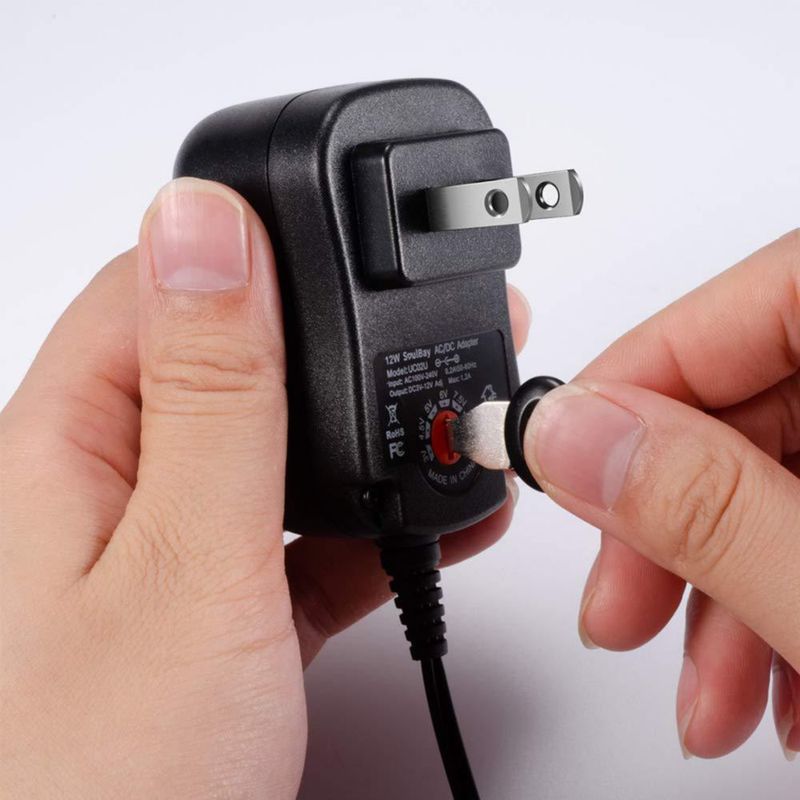 Adaptador de corriente SoulBay 12W 3-12V con 8 puntas universal