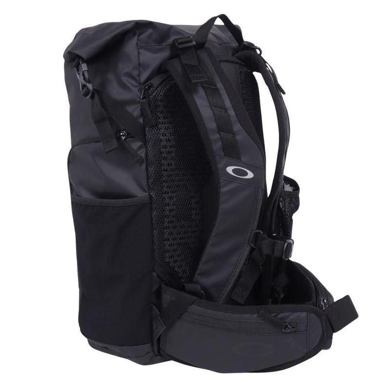 Mochila Oakley Road Trip Terrain 25L Reciclada