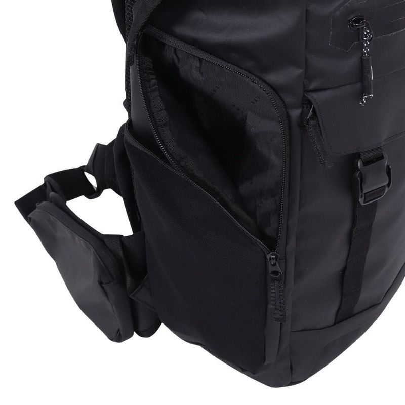 Mochila Oakley Road Trip Terrain 25L Reciclada