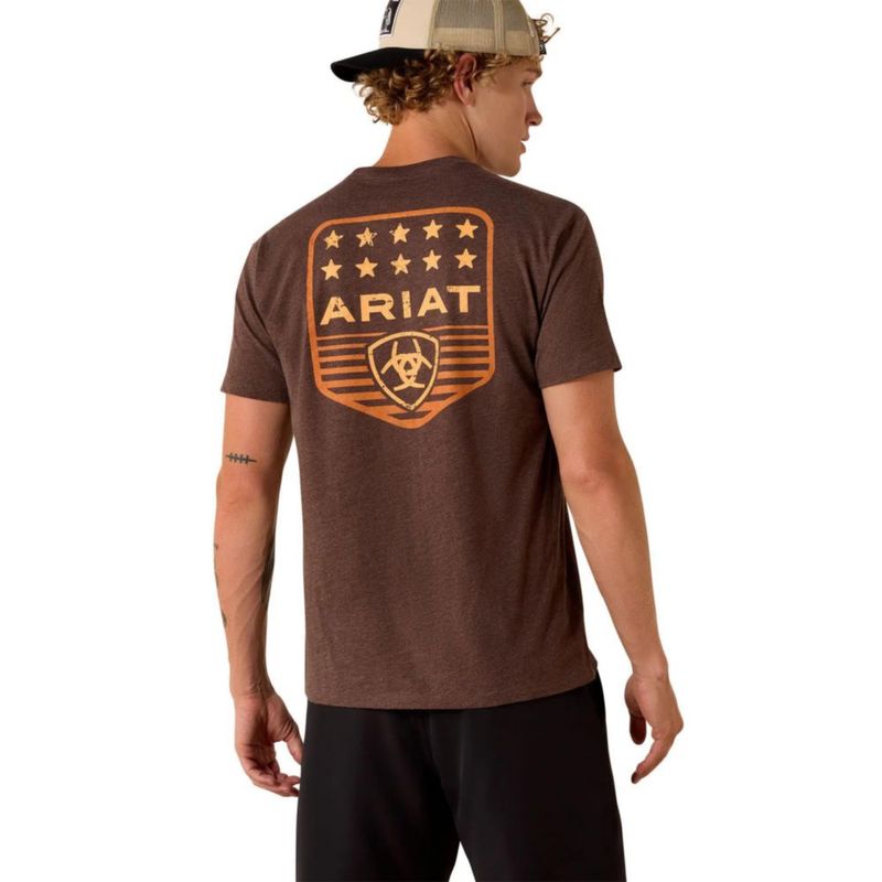 Camiseta ARIAT para Hombre con Franjas y Emblema Patriótico 100% Algodón