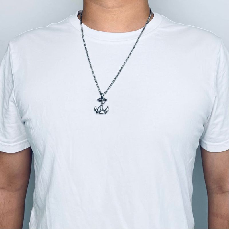 Collar con colgante de ancla MOO&LEE de acero inoxidable 37 cm 24 pulg.