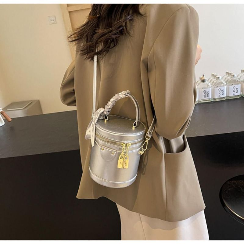 Bolso SYHTBYOH de 14 cm en Cuero Vegano Plateado