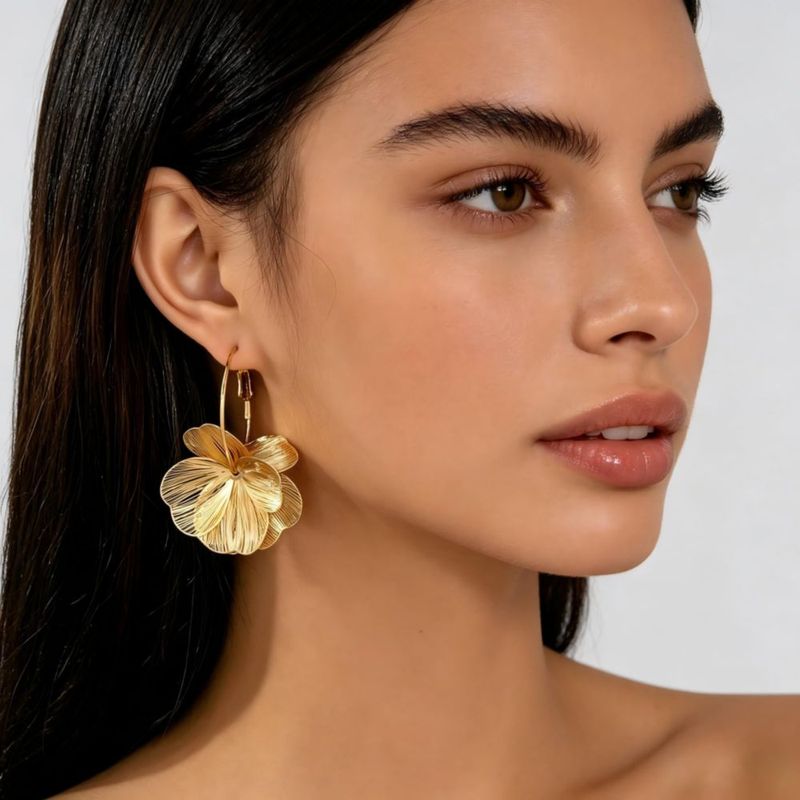 Pendientes Qitequan de Flor Dorada Colgantes Ligeros