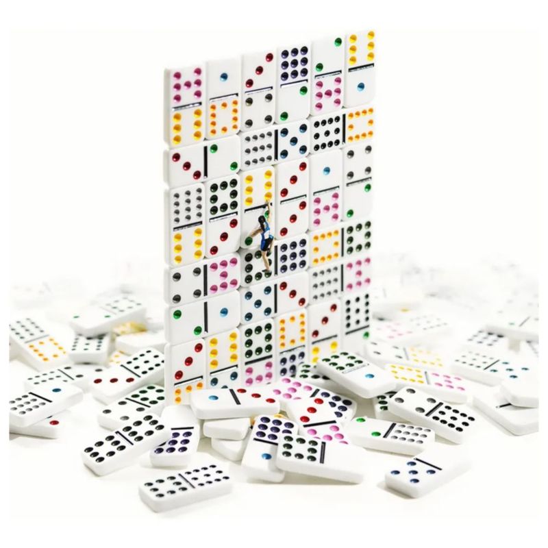 Dominó Con 56 Fichas Y Estuche De Plástico. Juego De Mesa Multicolor