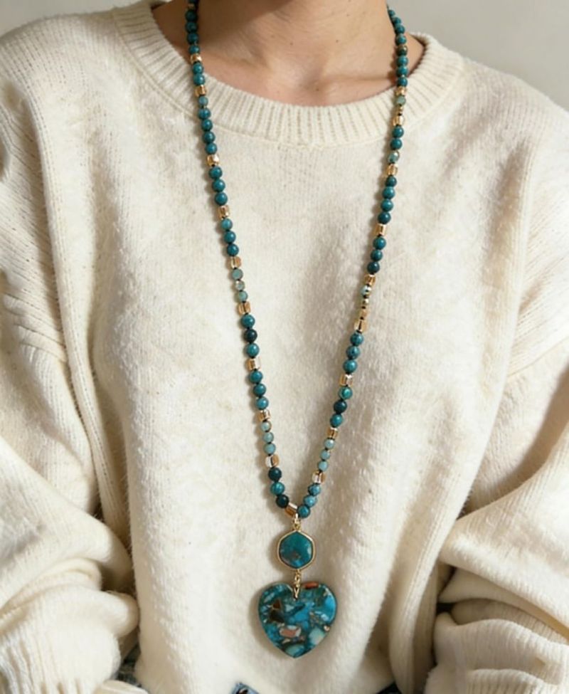 Collar largo bohemio de turquesa Yomisa con colgante de corazón – 87 cm