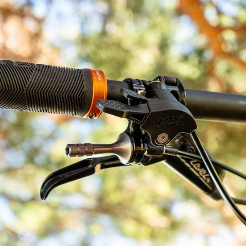Abrazadera de manillar plateada Remote 360 de Wolf Tooth