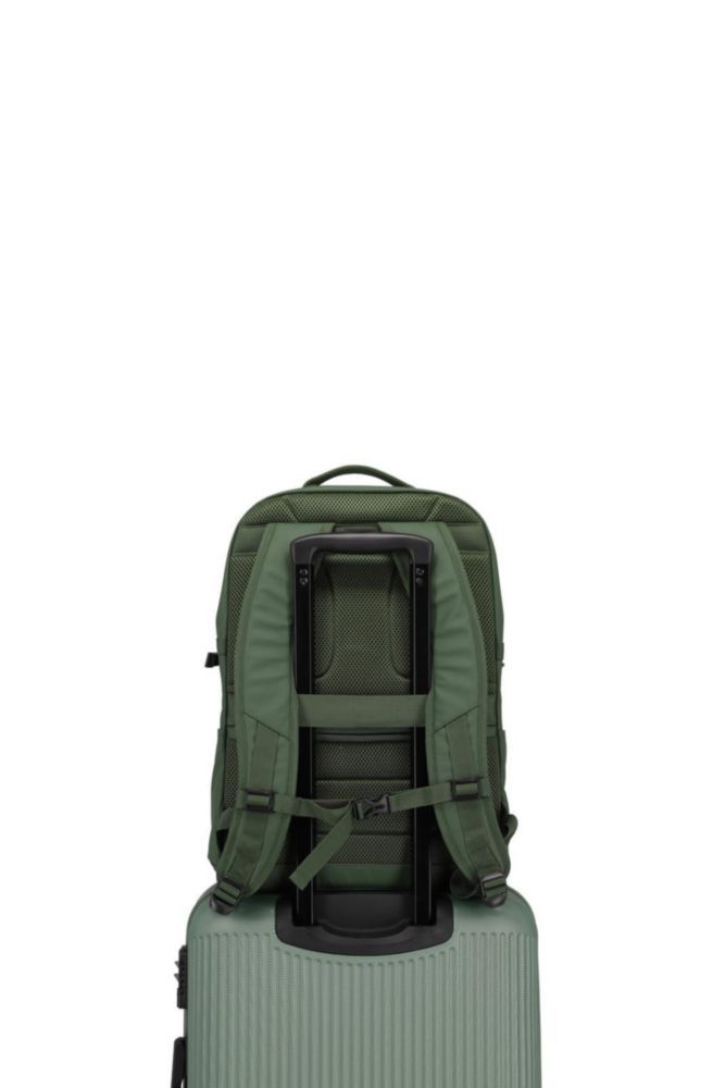 Mochila travelite 48 cm 28 L 900 g Oliva resistente al agua