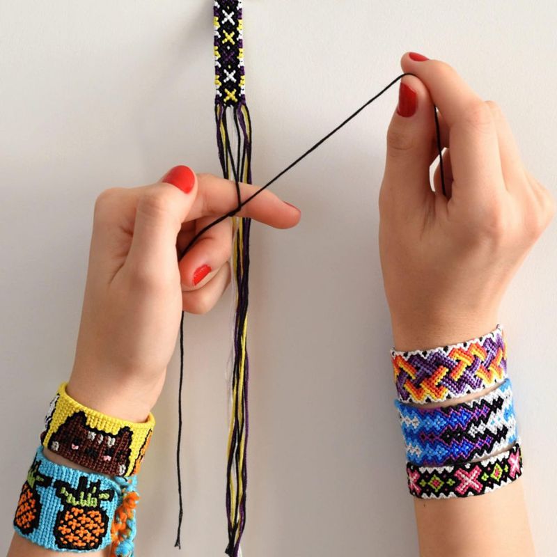 Kits para hacer pulseras Peirich con hilo de bordar de 44 colores