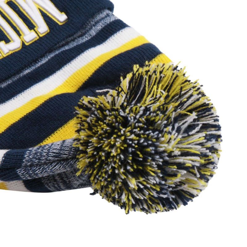 Gorro LEMOISTARS de punto con borla