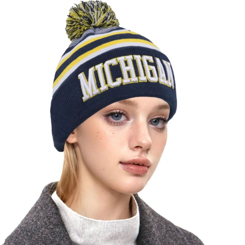 Gorro LEMOISTARS de punto con borla