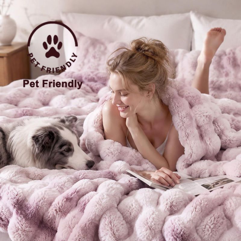 Conjunto de Edredón Queen Wonderful con Tie‑Dye y Peluche – 3 Piezas