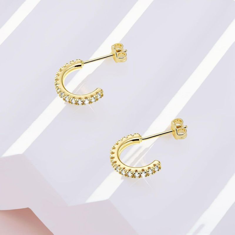 Pendiente LANCHARMED aro pequeño 10‑12 mm con circonita cúbica y baño de oro 14k
