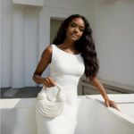 Bolso de mano Gimue 26 cm blanco con asa superior tipo nudo