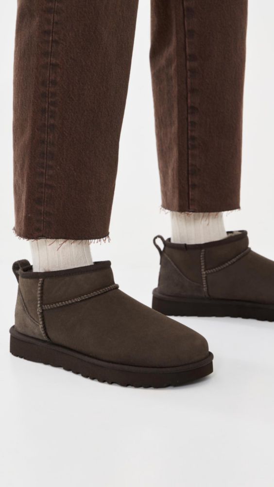 Bota UGG Clásica Ultra Mini Dusted Cocoa 25 cm