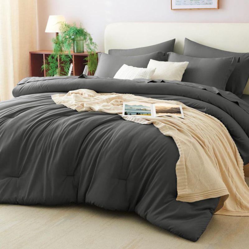 Juego de Edredón CozyLux Queen 7 piezas Gris Oscuro