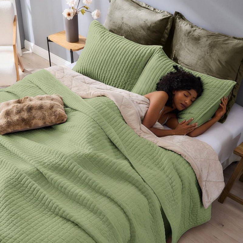 Juego de colcha de terciopelo Wonderful King 269 cm color Salvia con 2 fundas de almohada
