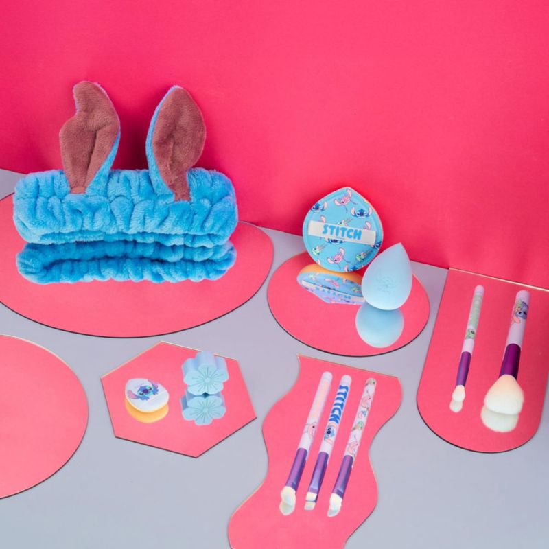 Set de brochas y esponjas de maquillaje Get Trend Disney Stitch azul