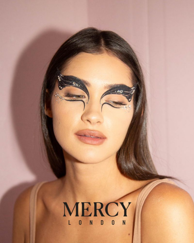 Joyas faciales MERCY LONDON Cisne Negro Todo en Uno