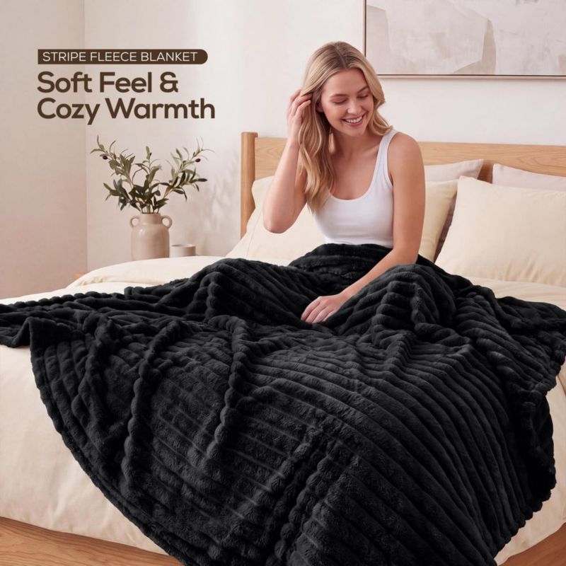 Manta Utopia Bedding 127x152 cm Negra de Forro Polar