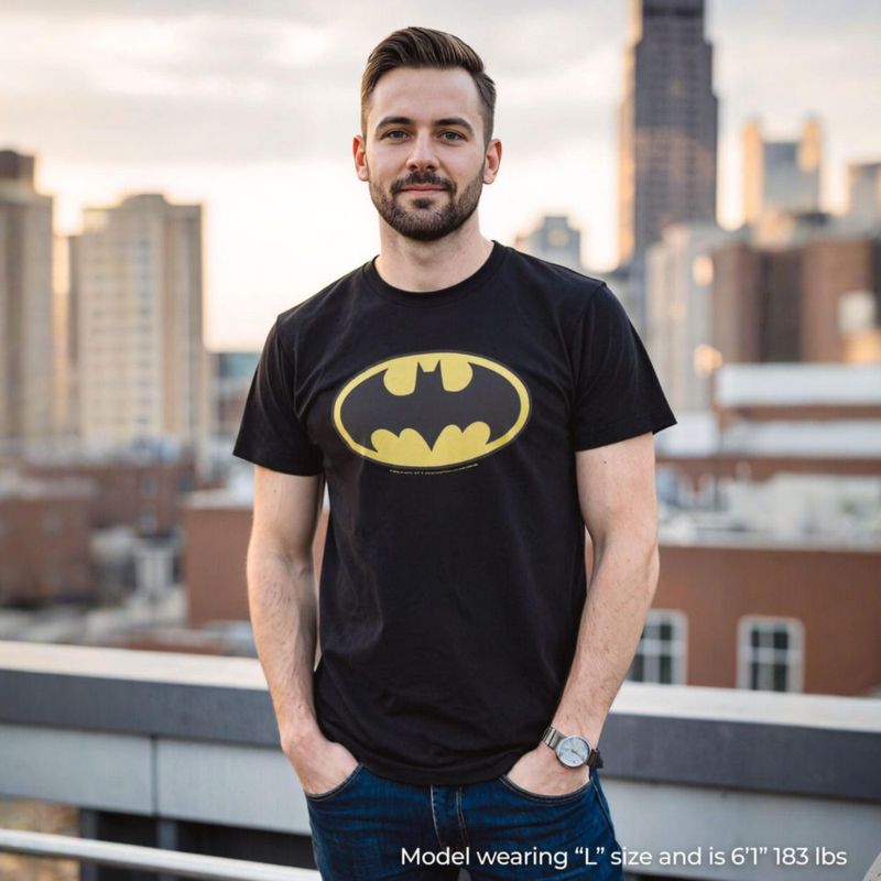 Camiseta DC Comics negra talla S con logo de Batman