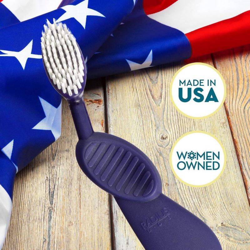 Cepillo de dientes RADIUS Flex cerdas suaves para zurdos - paquete de 3