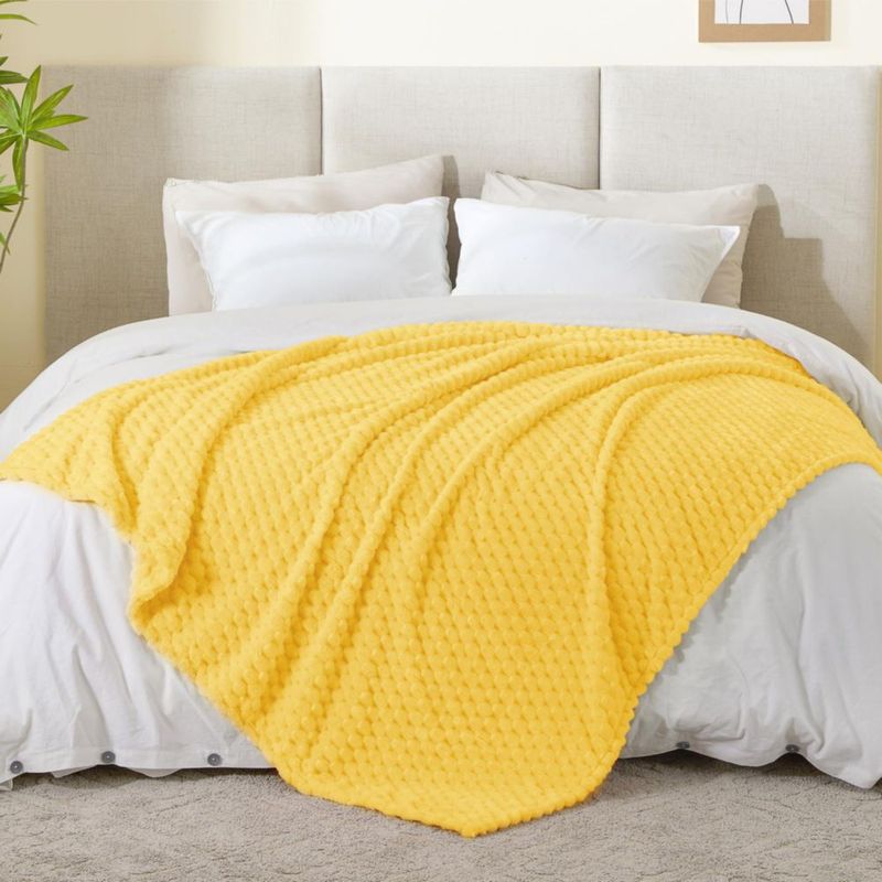 Manta BEDELITE 152x127 cm Amarillo Claro Suave y Acogedora