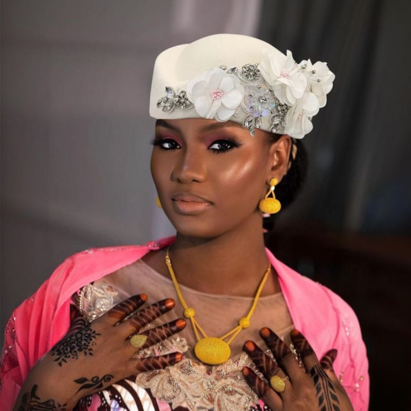 Sombrero Boina Floral Blanca estilo Derby para Mujer ASO OKE