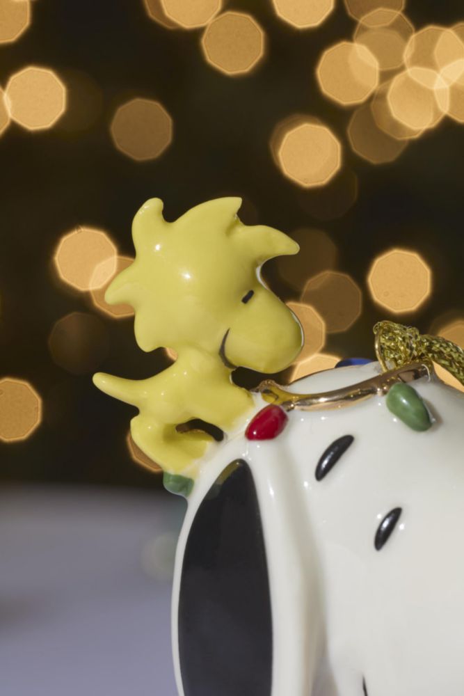 Adorno Lenox Snoopy Enredado en Luces de Porcelana