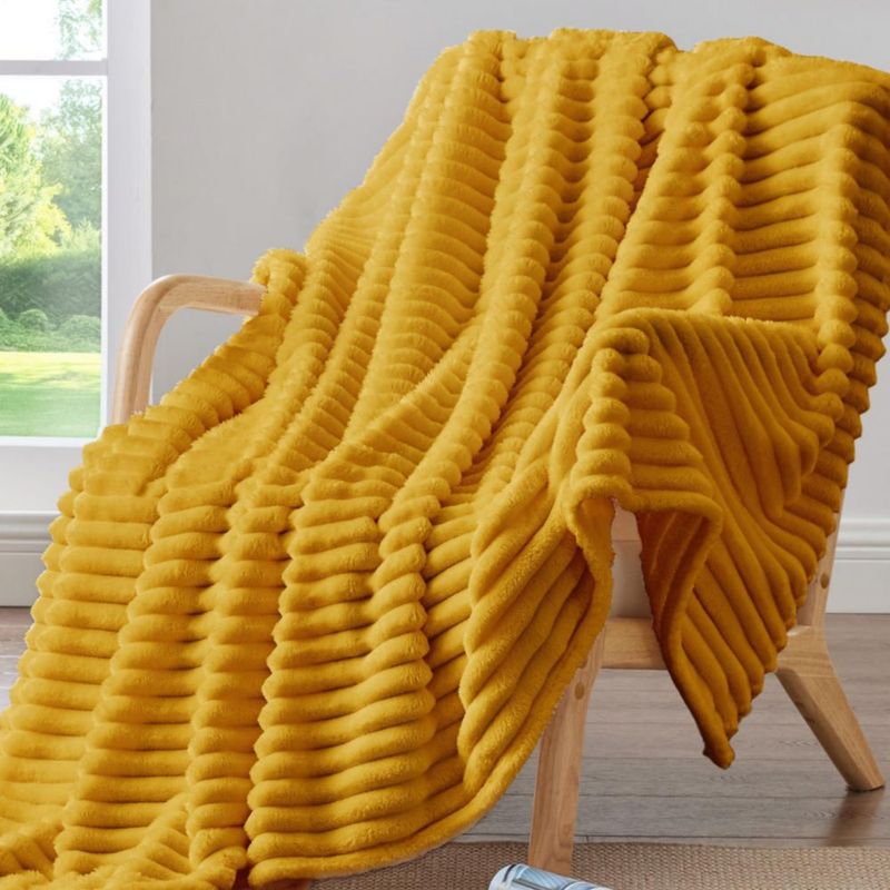 Manta BEDELITE Twin 152 cm Amarillo Mostaza con Textura de Costilla 3D