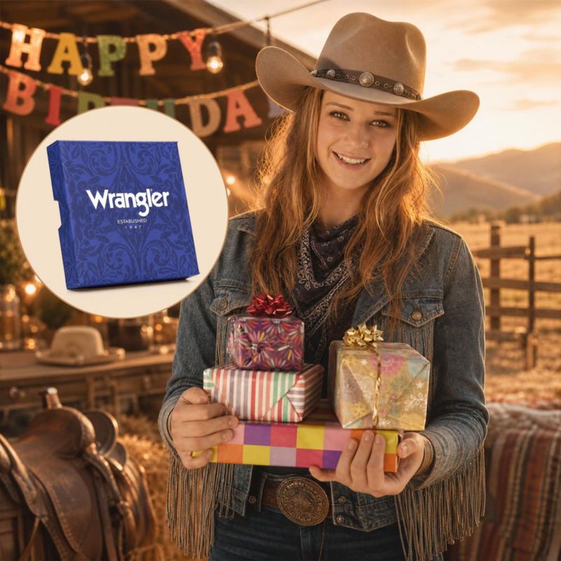 Pulsera Montana West Wrangler Turquesa con diseño floral tallado