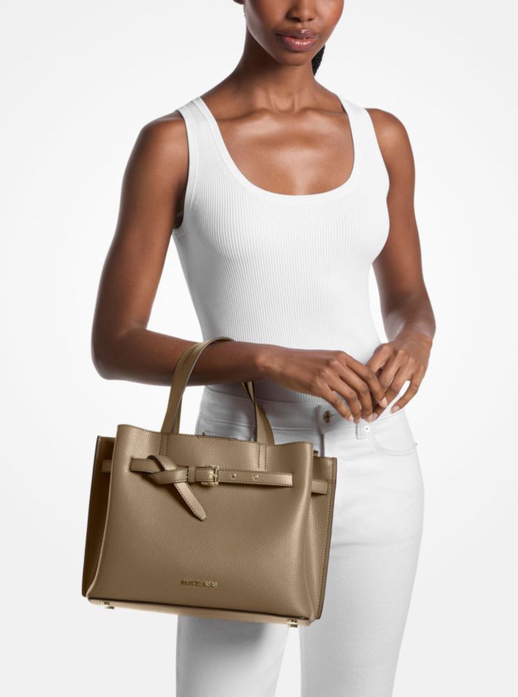 Bolso Michael Kors Emilia Mediano de Cuero Granulado color Husk