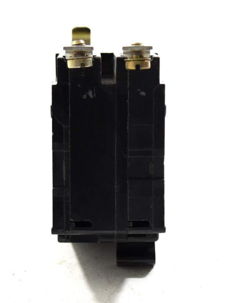 Disyuntor Square D 20A 120/240V AC/48V DC