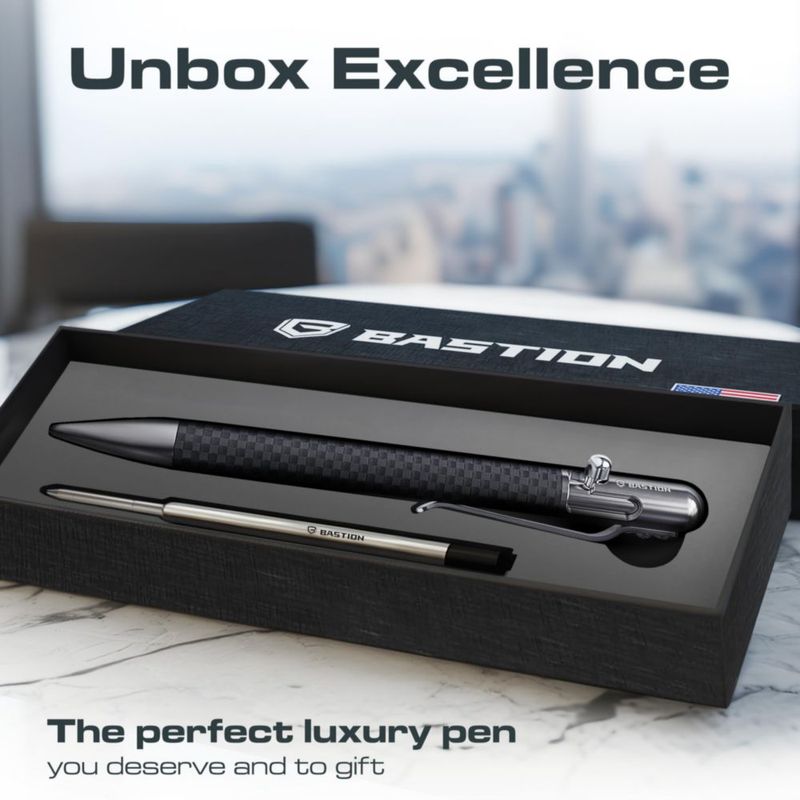 Bolígrafo BASTION Bolt Action de Fibra de Carbono Slim EDC