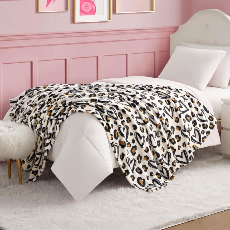 Cobija Juicy Couture 127 cm x 178 cm Cheetah Heart Blanco