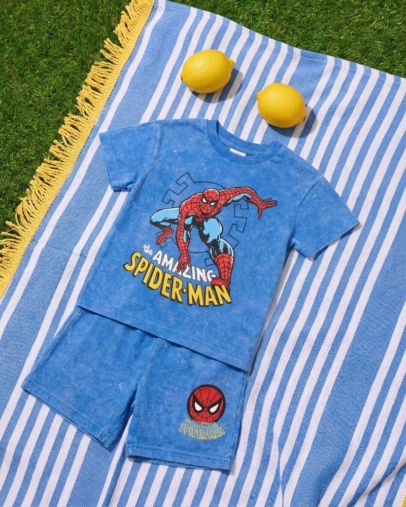 Conjunto de camiseta y short Marvel 2T azul lavado