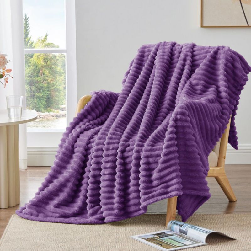 Manta BEDELITE Twin 152 cm Morada con Ribeteado de Forro Polar