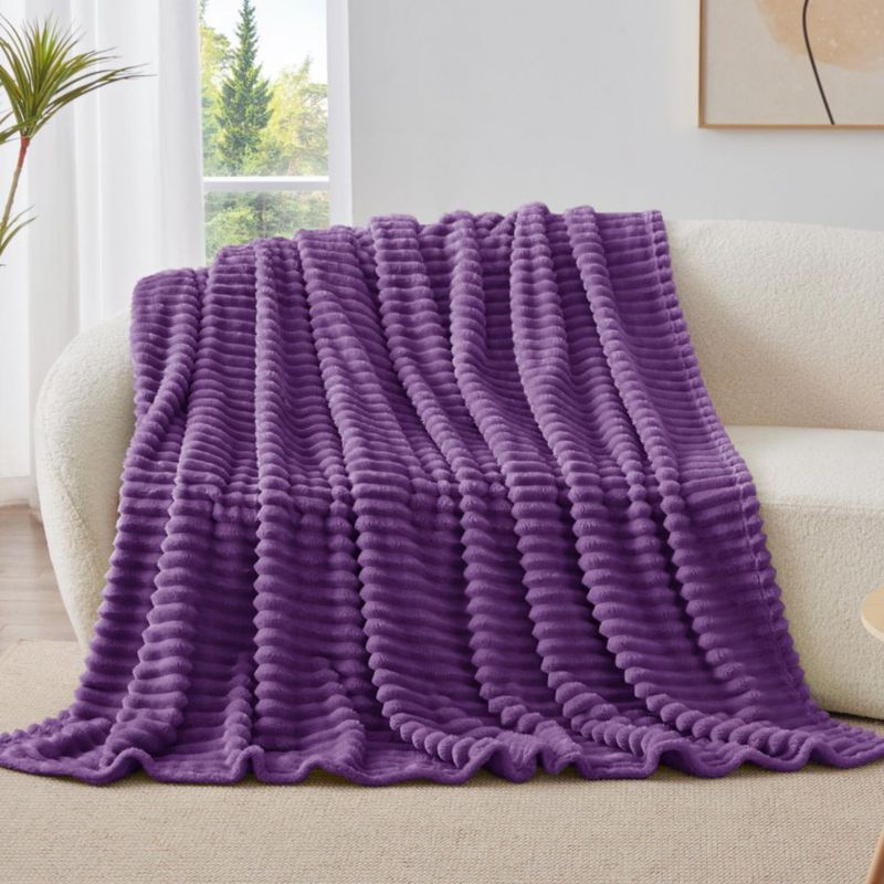 Manta BEDELITE Twin 152 cm Morada con Ribeteado de Forro Polar