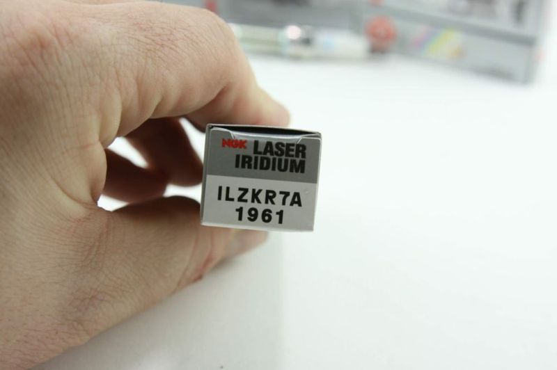 Bujía NGK ILZKR7A 1961 – Pack de 6