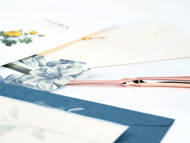 Abre cartas MUSROD 23 cm de metal color rosa dorado