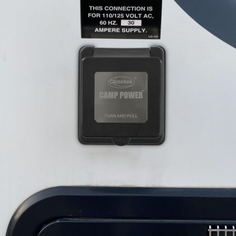 Enchufe de Alimentación Conntek 30 A 125 V para RV y Uso Marino