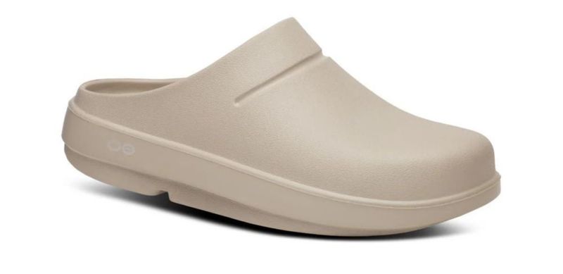 Zapatilla OOcloog OOFOS Nomad Beige Unisex (Hombre Talla 10 / Mujer Talla 12)