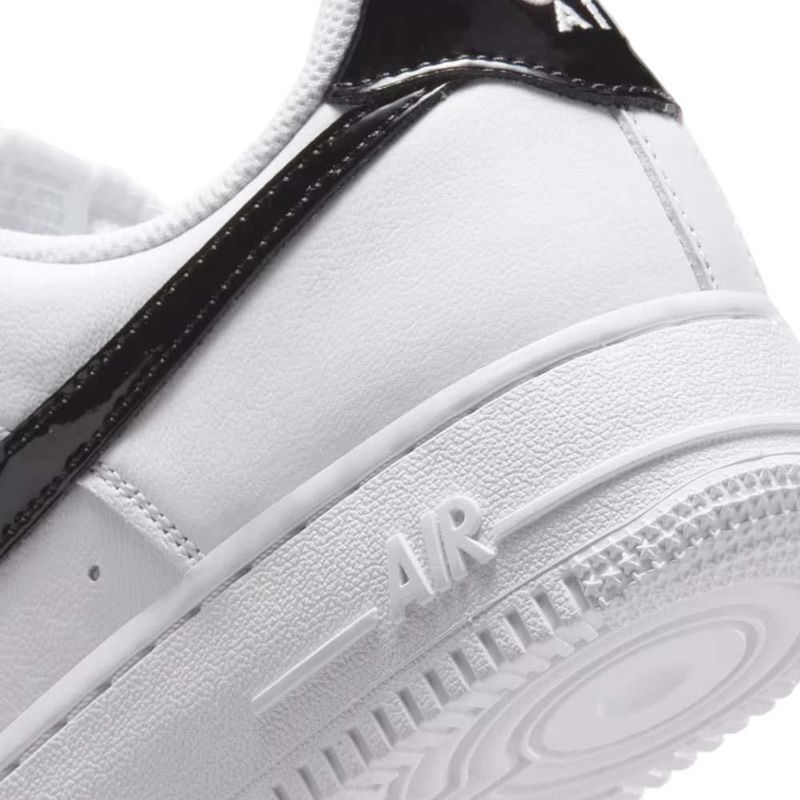 Tenis Nike para Mujer Air Force 1 07 SE Street 2 White Black