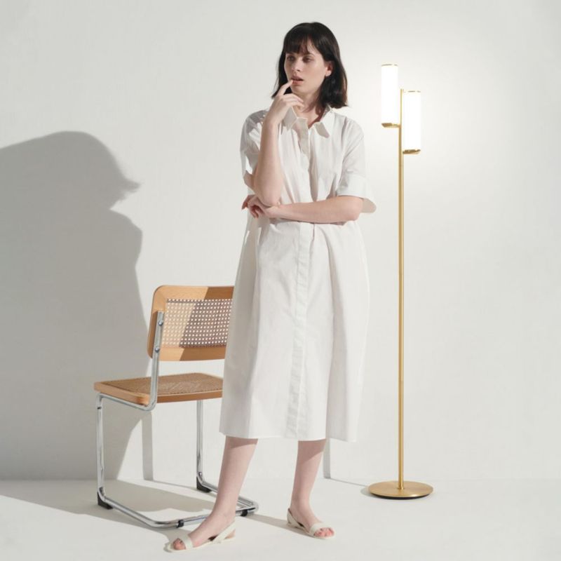 Lámpara de pie Brightech Gemini regulable dorada de 2 luces