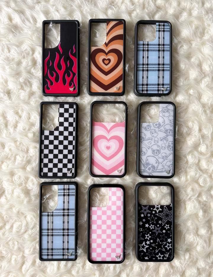 Funda Wildflower iPhone 17/18 Pro Max – Calavera Edición Limitada