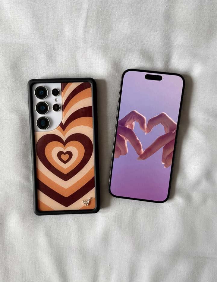Funda Wildflower para iPhone 17/18 Pro Max – Mocha