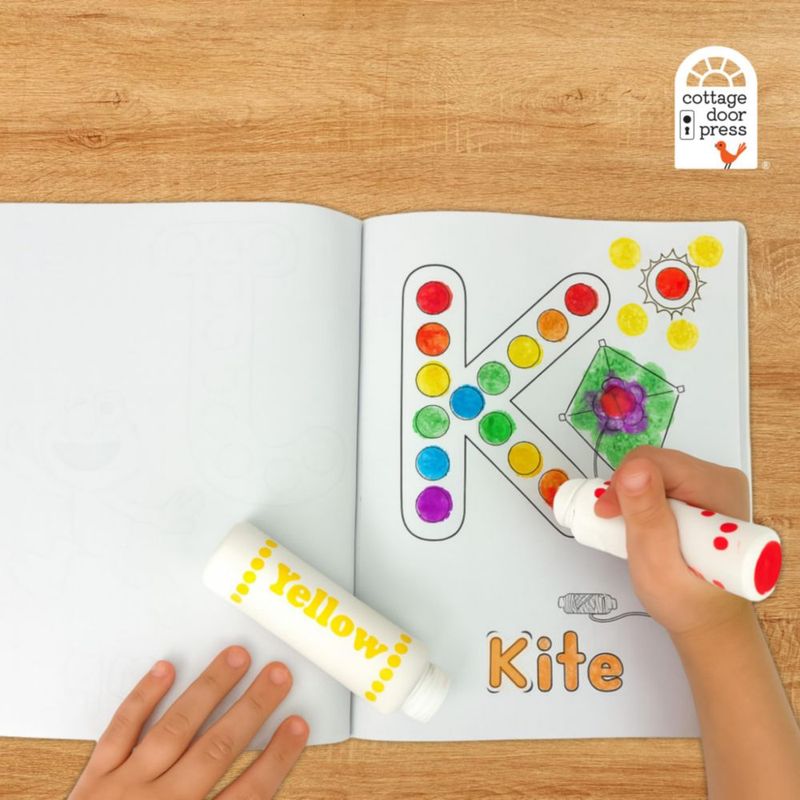 Libro de actividades con marcadores de puntos Cottage Door Press – Plaza Sésamo 45 páginas