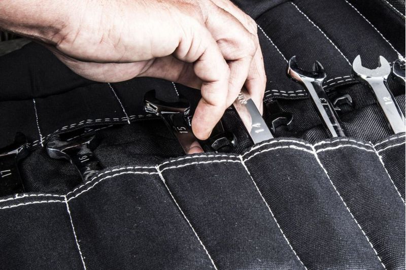 Organizador enrollable de herramientas Dickies 66 cm x 36 cm 23 bolsillos negro