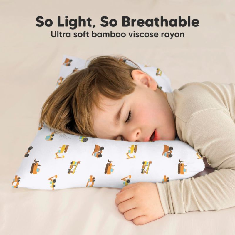 Almohada KeaBabies 30 × 46 cm con diseño de construcción y funda